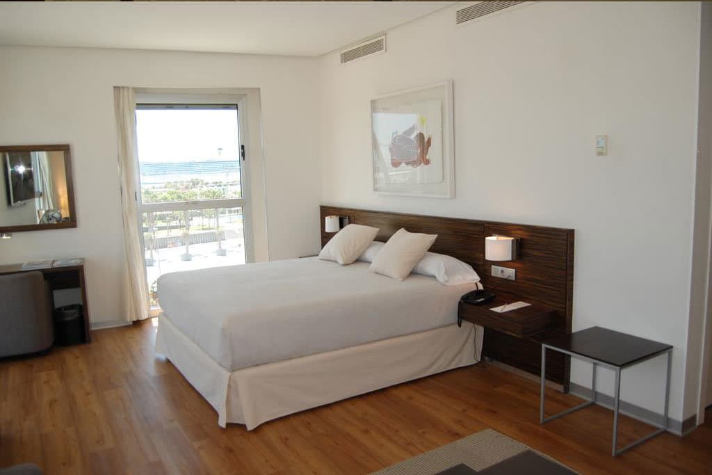 experiences-valencia-accommodation-Hotel-Neptuno