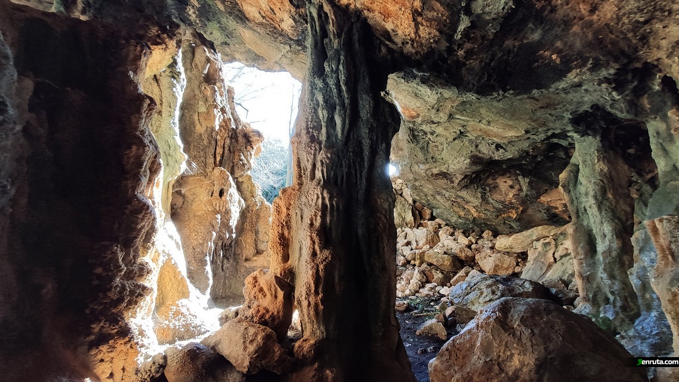 Cueva de los Diablos en Gestalgar, Valencia