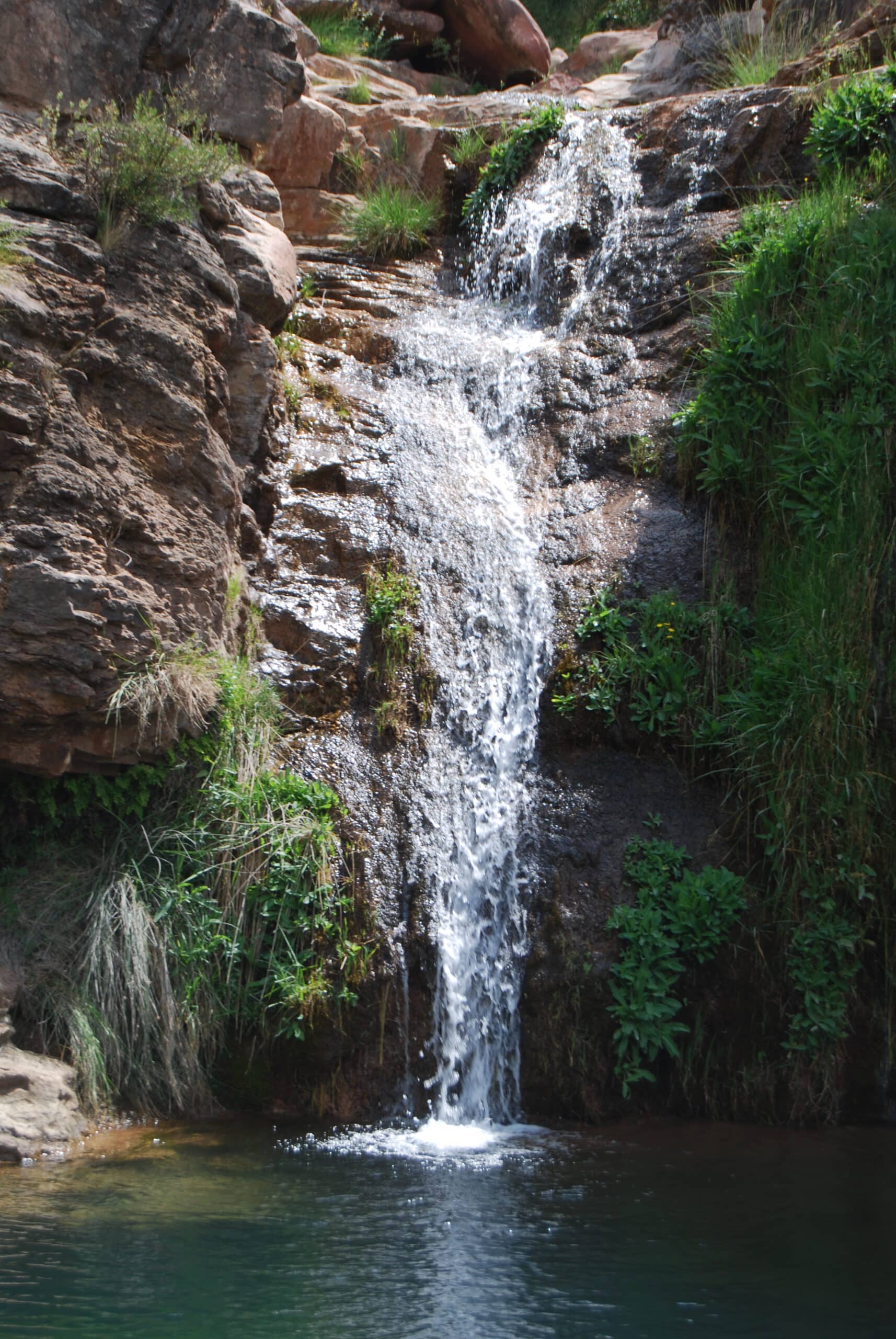 la Fuente del Señor y la cascada del Rodeno en Andilla