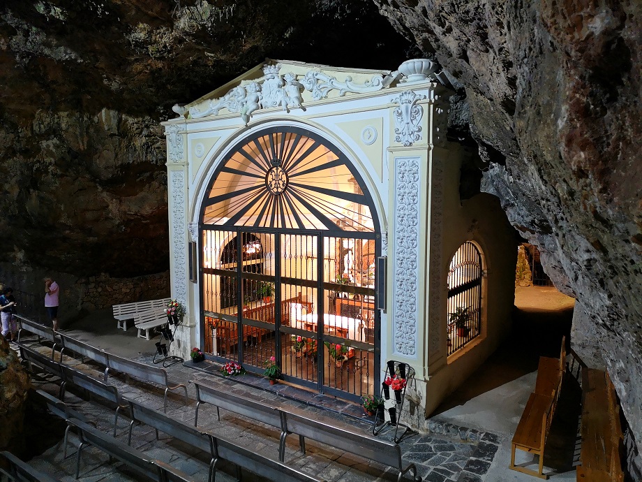 Santuario-de-la-Cueva-Santa