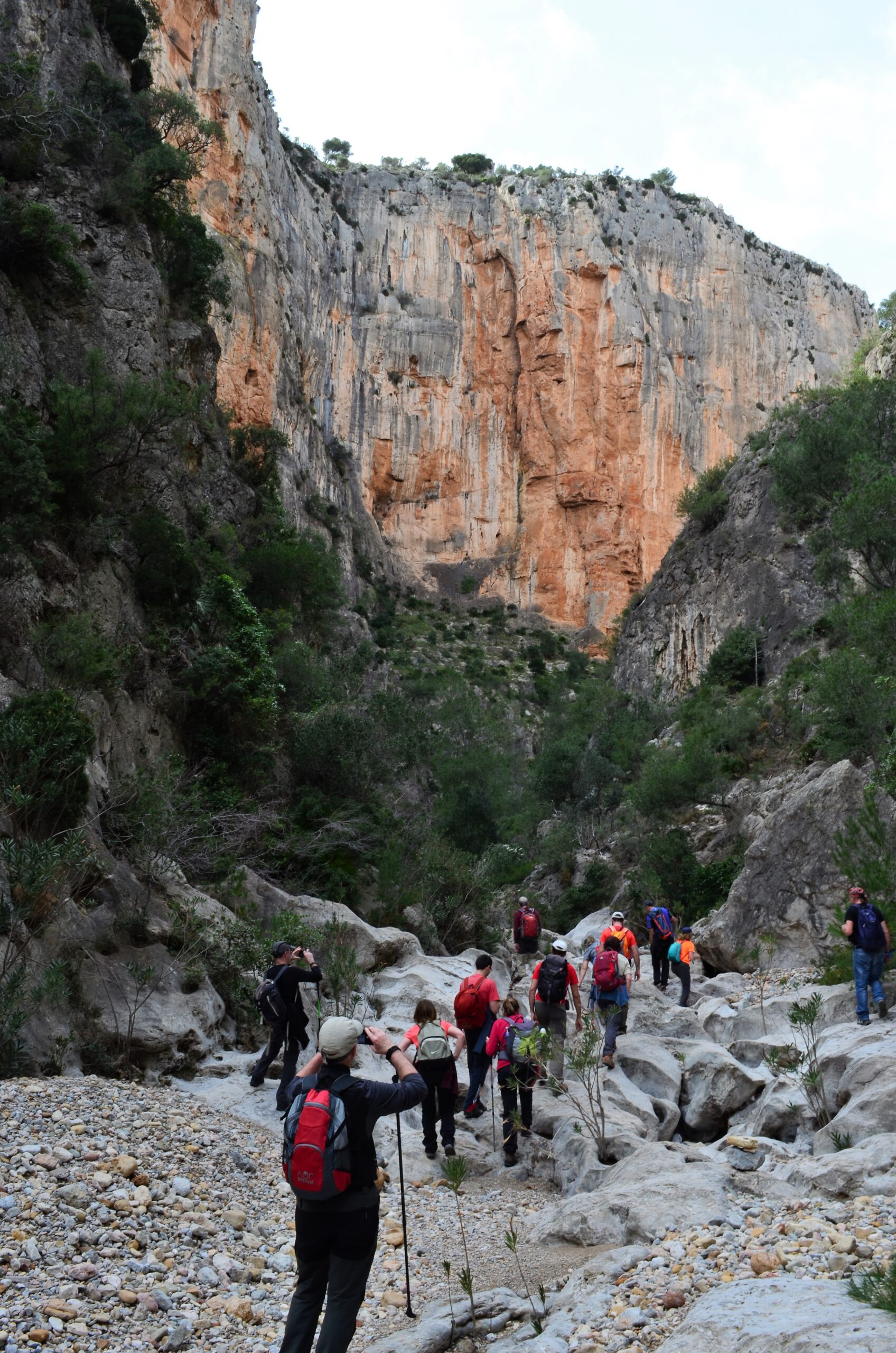 5. Saboreando la gastronomía tradicional en la Ruta del Cid: Deleita tus sentidos con los platos típicos de la región