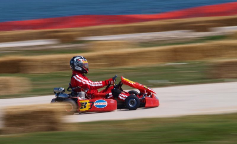 1. La adrenalina a toda velocidad: descubre la vertiginosa pista de karts en Valencia