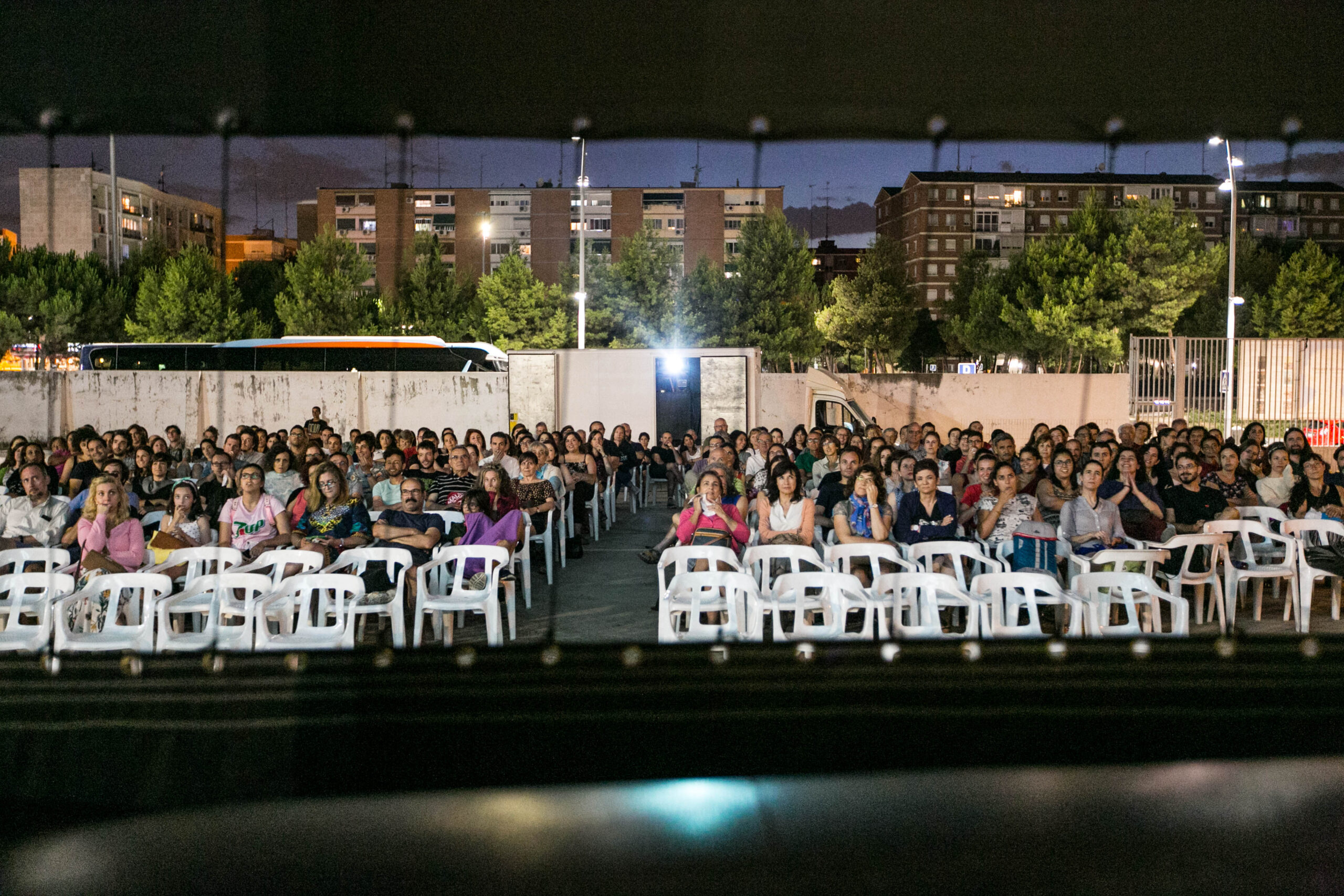 4. Un viaje a través del tiempo: la evolución del cine de verano y su impacto en la cultura española