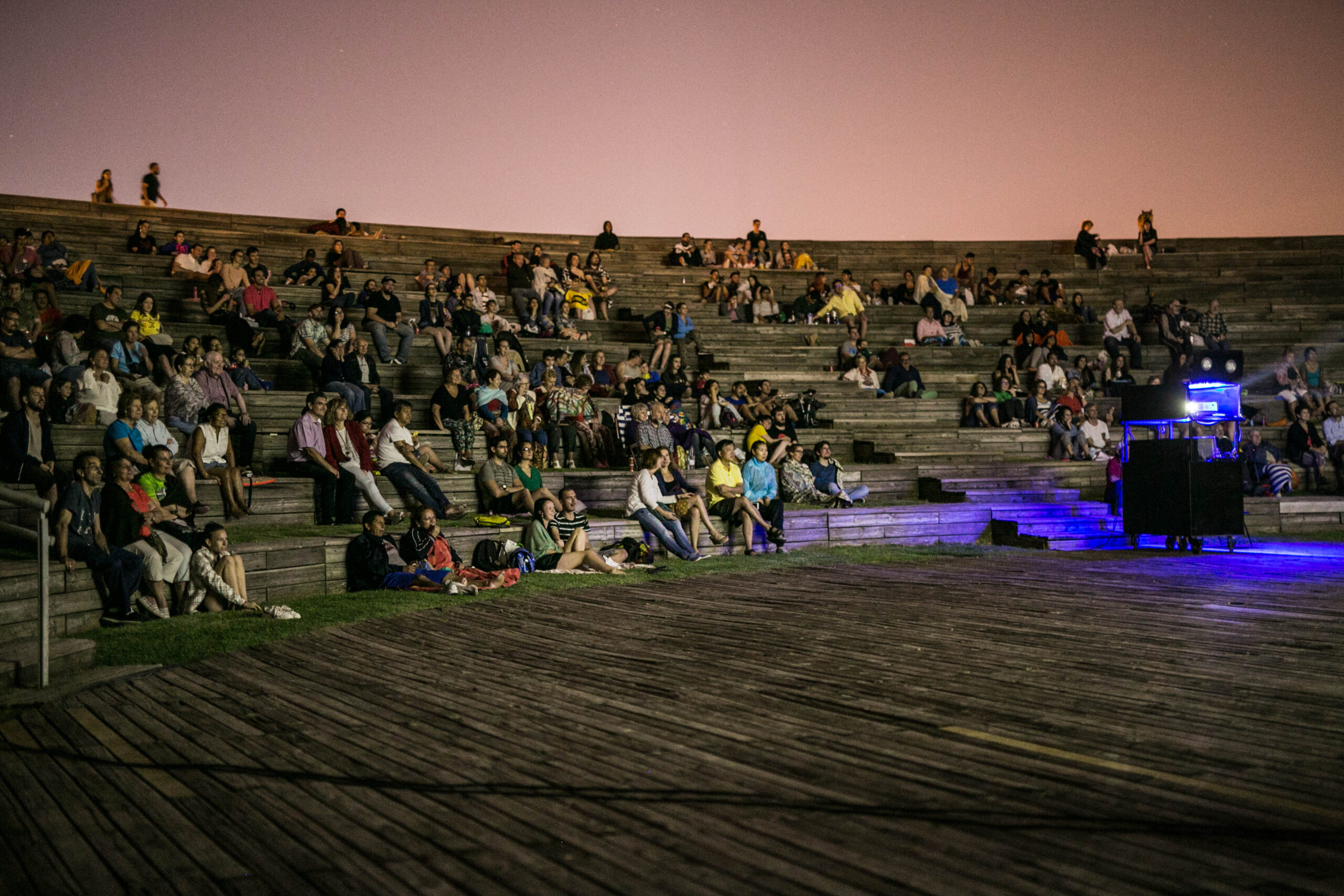 2. Un ambiente único bajo las estrellas: la experiencia inigualable del cine al aire libre