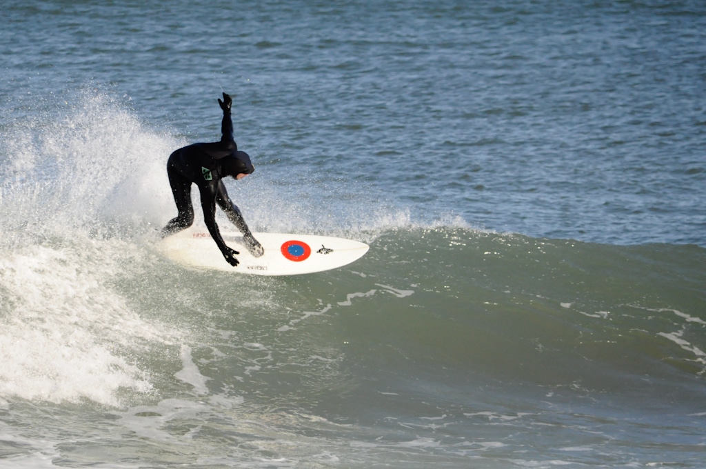 Mar de emociones: Explorando las aguas de Valencia con surf, paddle surf y vela