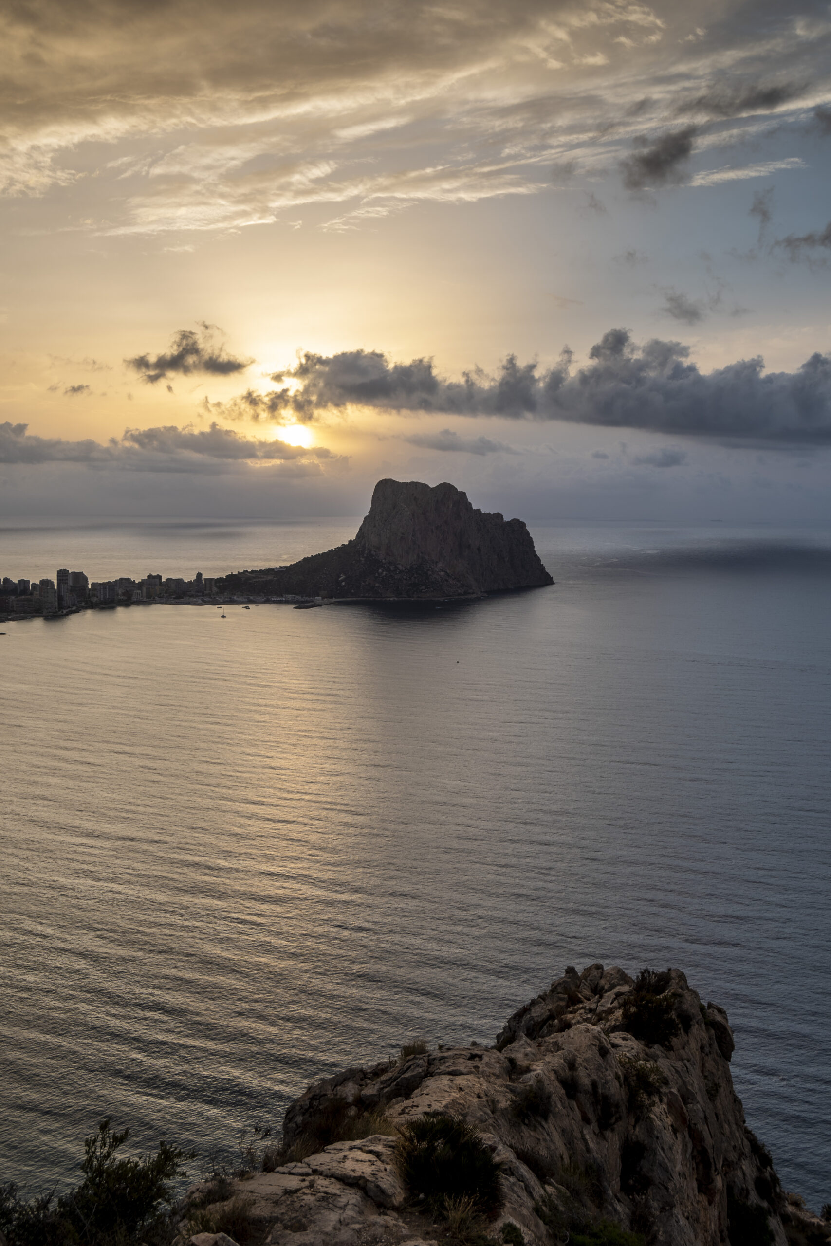 La emblemática Peñón de Ifach: una joya geológica imponente que debes explorar