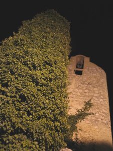 Joyas de Jarafuel: Tesoro de tradición artesanal y manantiales preciosos