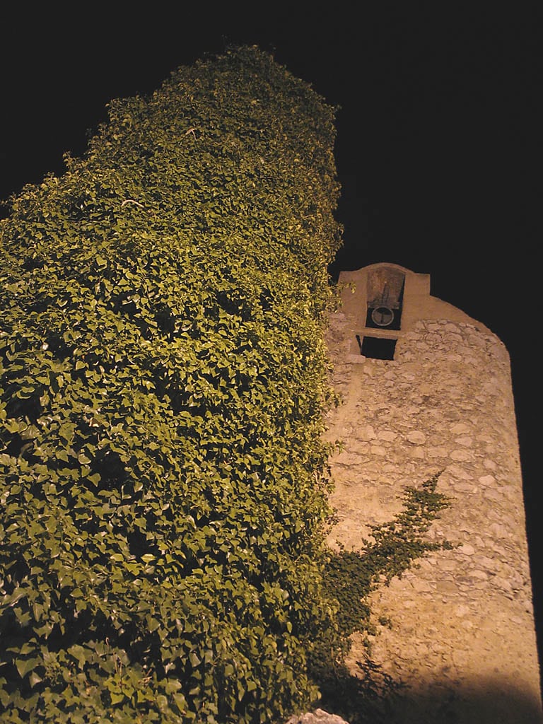 Joyas de Jarafuel: Tesoro de tradición artesanal y manantiales preciosos