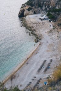 ¡Histórico cambio en La Cala del Moraig: Un día de sol por tan solo 12 euros!