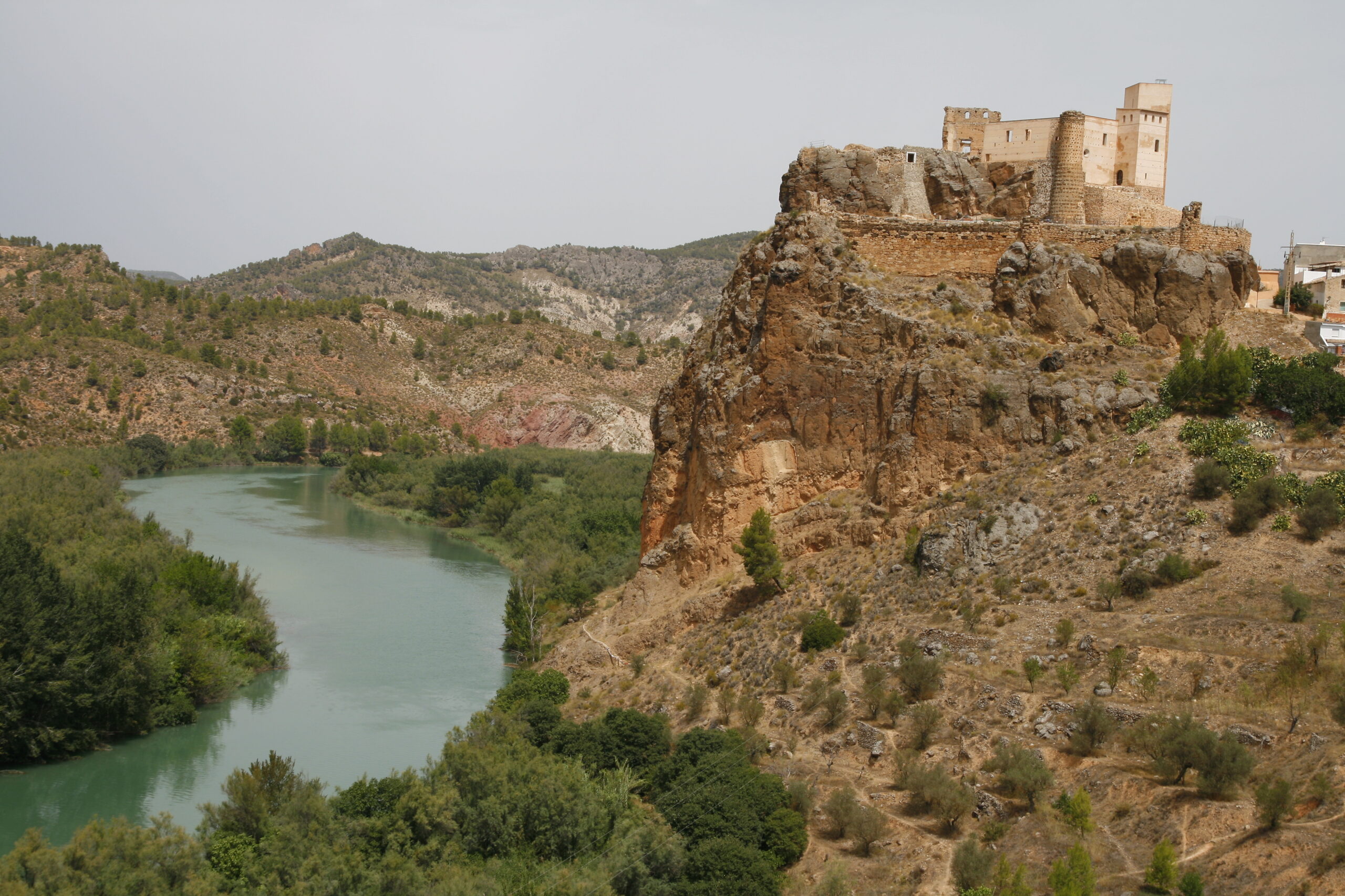 Cofrentes: una aventura acuática en el río Júcar