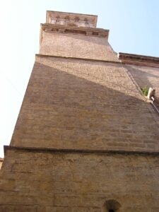 Descubre el colorido arte urbano de Valencia: ¡Una ruta fascinante!