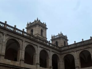 Joyas literarias valencianas: 5 bibliotecas alucinantes para el deleite y sabiduría