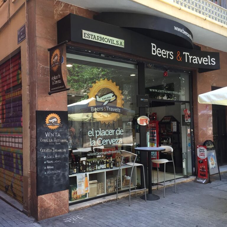 Explosiva variedad en tiendas especializadas de petardos valencianos