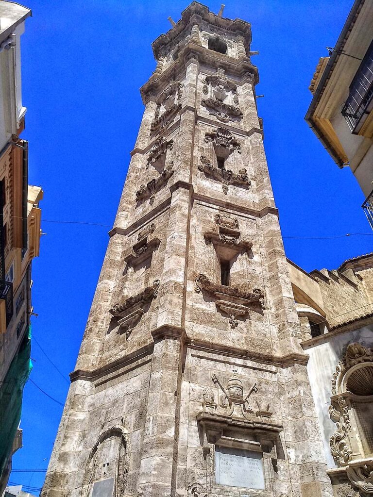 Valencia: Cuando el corazón de la ciudad se convirtió en un gigantesco parking al aire libre