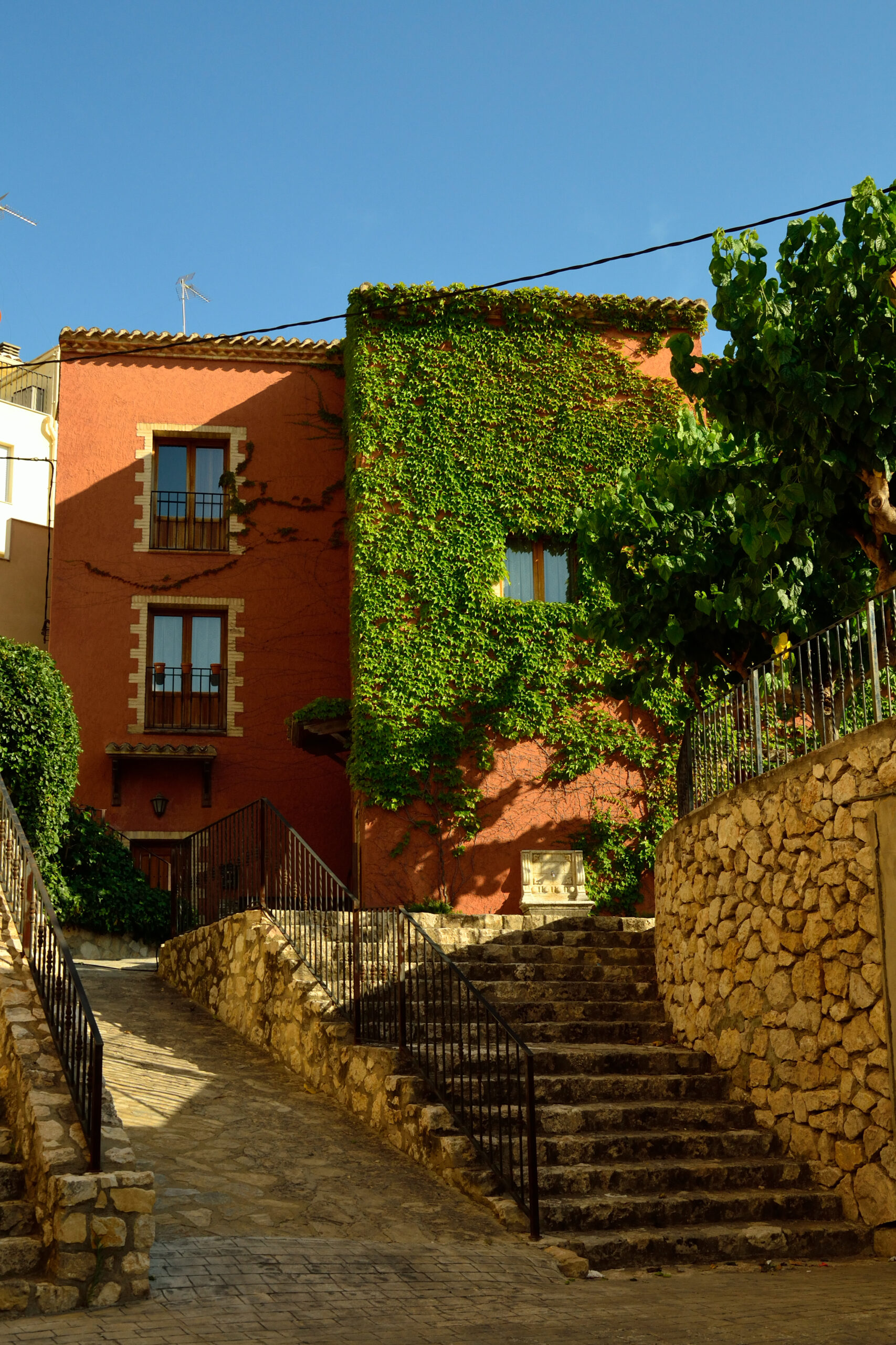 5. Templos del Relax: Descubre las Mejores Casas Rurales Valencianas para Recargar Energías y Disfrutar de la Naturaleza