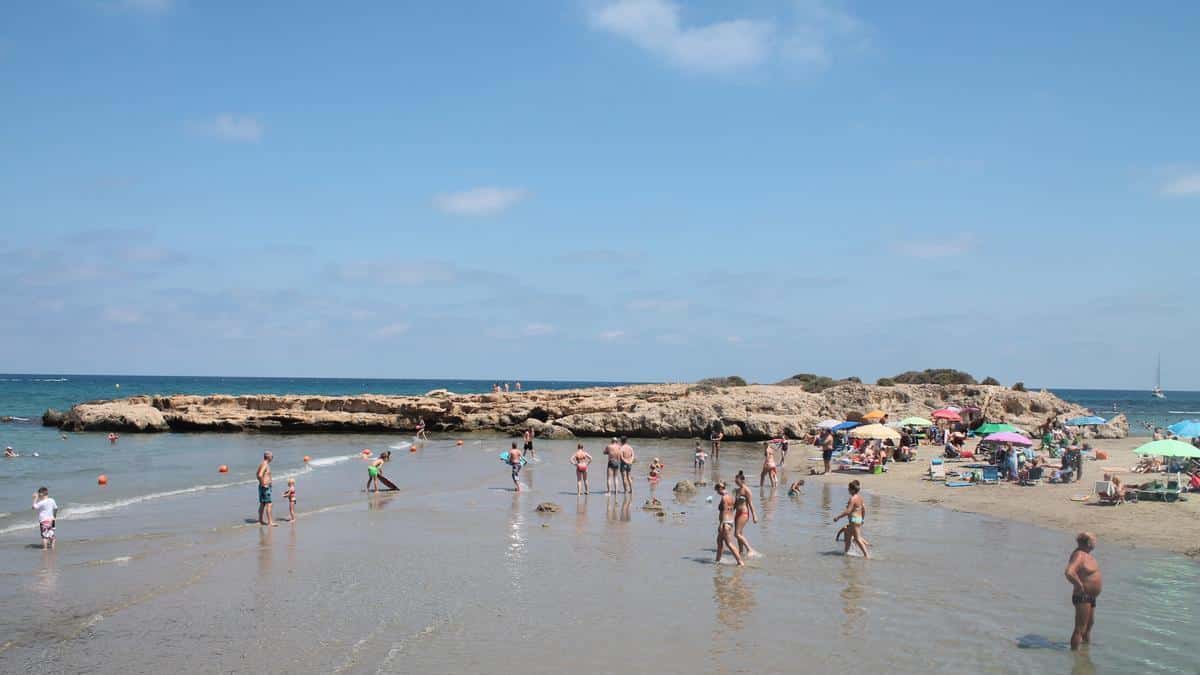 Cala Capitán y la Isla del Carmen en Orihuela, Alicante