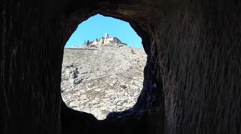 Covetes-dels-moros-bocairent-ventanal