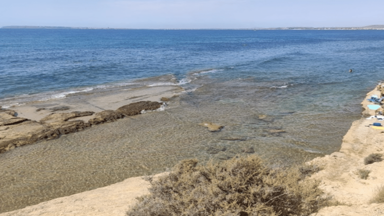 La Cala de las Nereidas en Cabo de las Huertas, Alicante