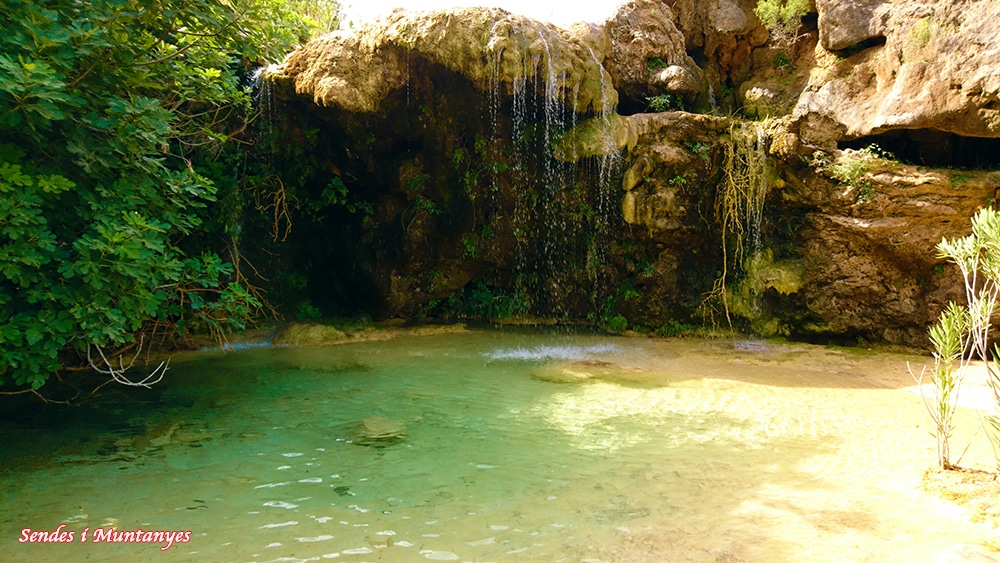 Cueva de las Tres Cascadas en Cortes de Pallás, Valencia