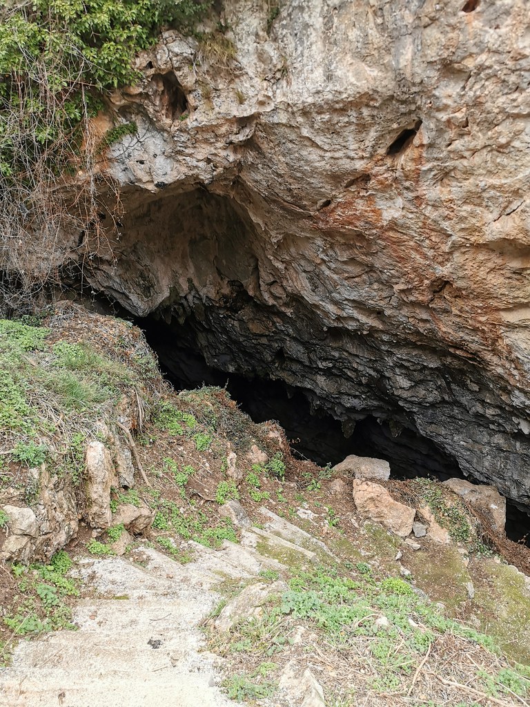 cueva del pueblo sacañet