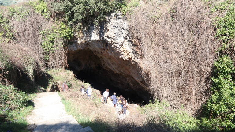cueva del pueblo sacañet