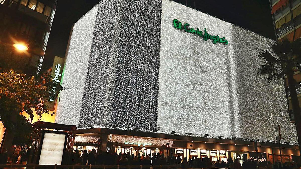 El Corte Inglés enciende la Navidad valenciana | LEVANTE-EMV