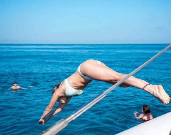 Fiesta en catamarán con baño y paella desde Valencia - Imagen 2