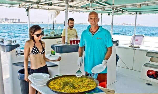 Excursión en catamarán con baño y paella desde Valencia - Imagen 3