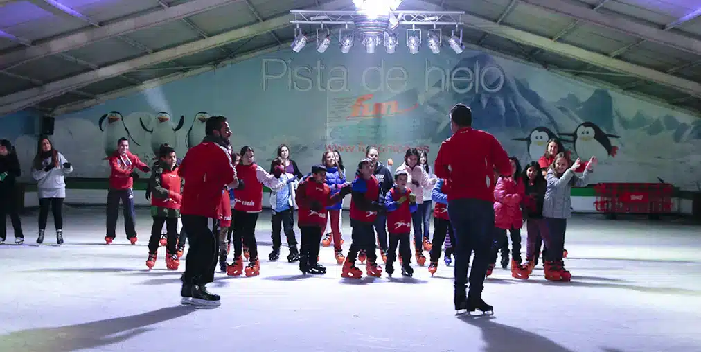 Pista de patinaje en Navidad 2025 en Centro Comercial Bonaire-1