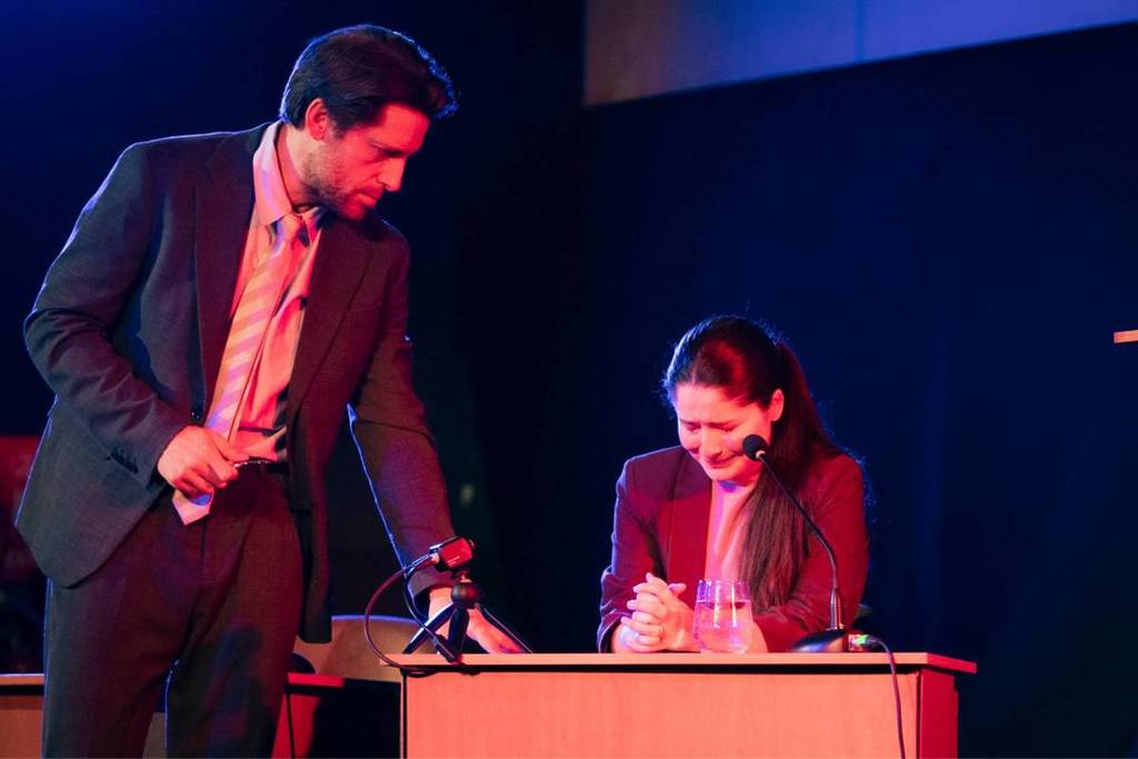 obra-teatro-The Jury Experience — Muerte por IA