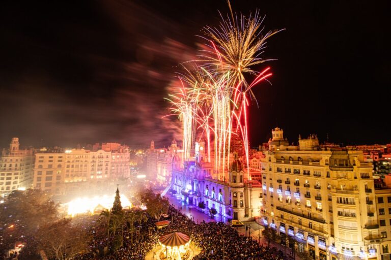 musica-fuegos-artificiales-navidad-valencia-espectaculo-piromusical