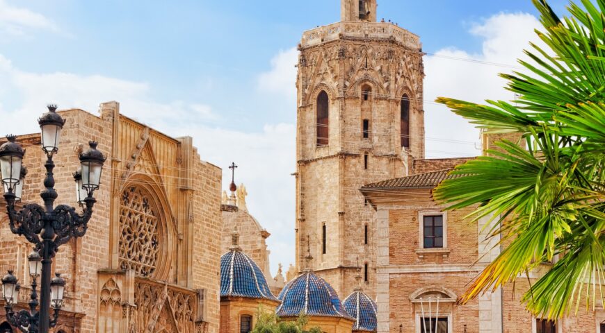 discover-the-hidden-gems-of-valencia-with-a-spectacular-cruise-experience